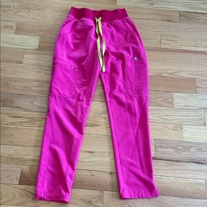 NWOT - Figs Ladies Bright Pink scrub pants with Yellow Drawstring